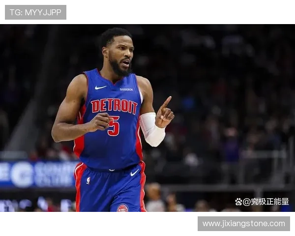 兰德尔全场表现平平下半场仅得9分贡献24分7板3助2断